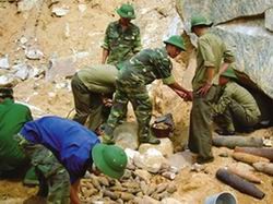 Việt Nam xây dựng Kế hoạch tổng thể cấp quốc gia trợ giúp nạn nhân bom mìn - ảnh 1